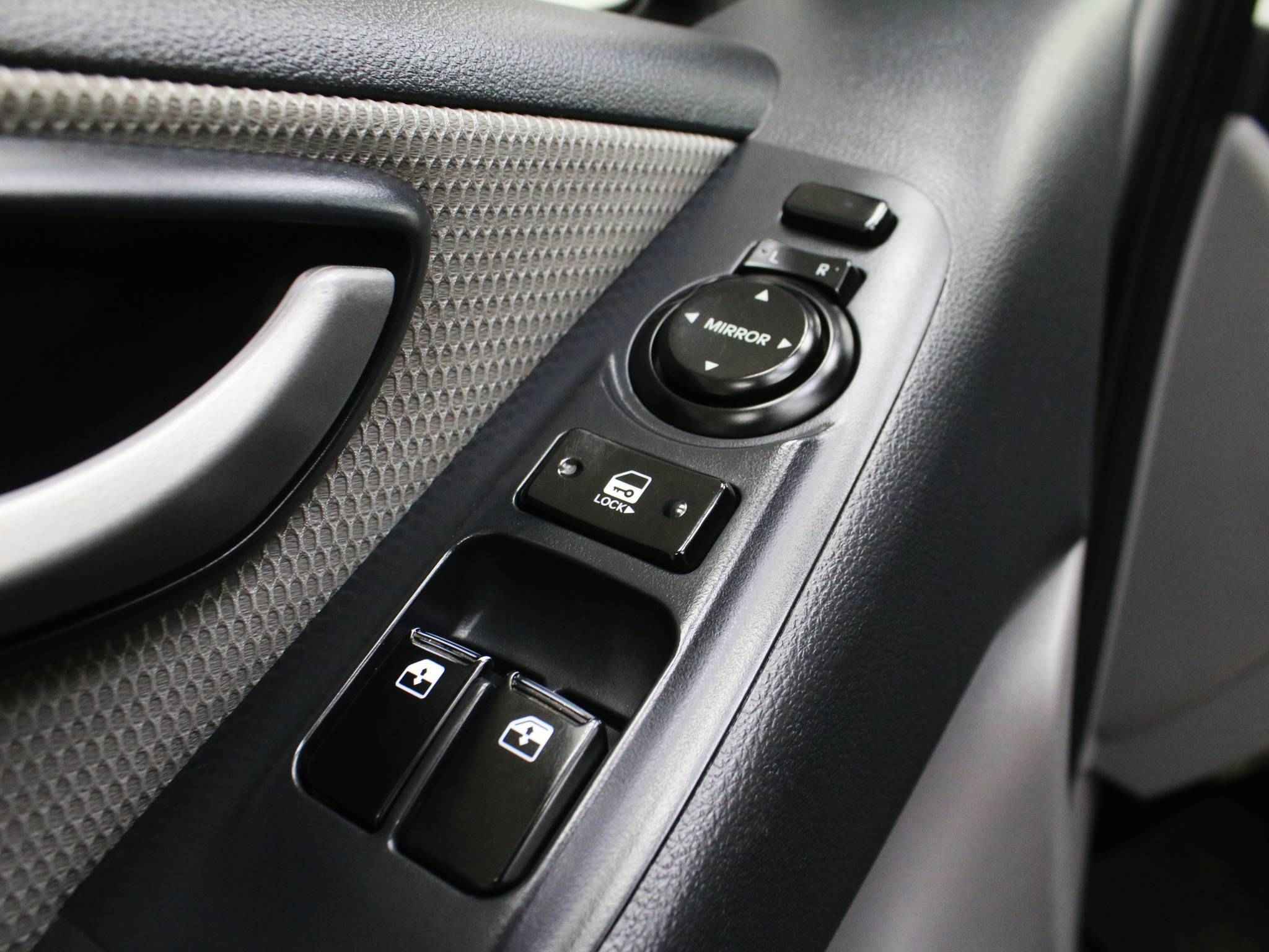 Hyundai Grand Starex, I