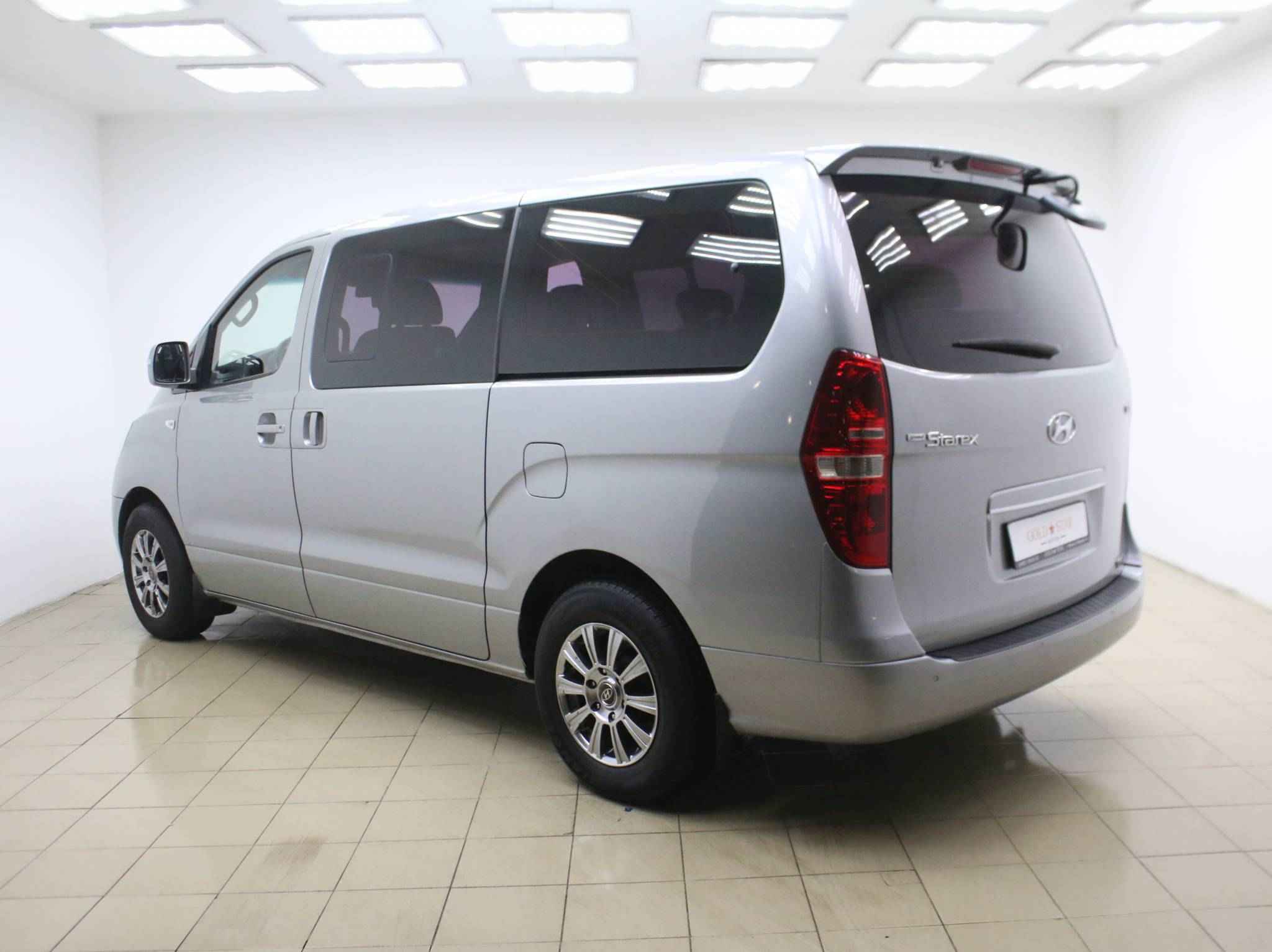 Hyundai Grand Starex, I