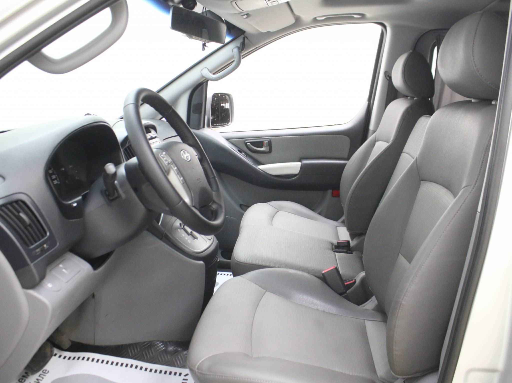 Hyundai Grand Starex, I