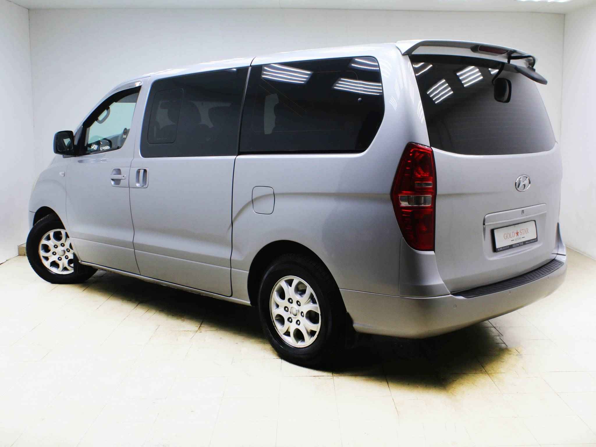 Hyundai Grand Starex, I