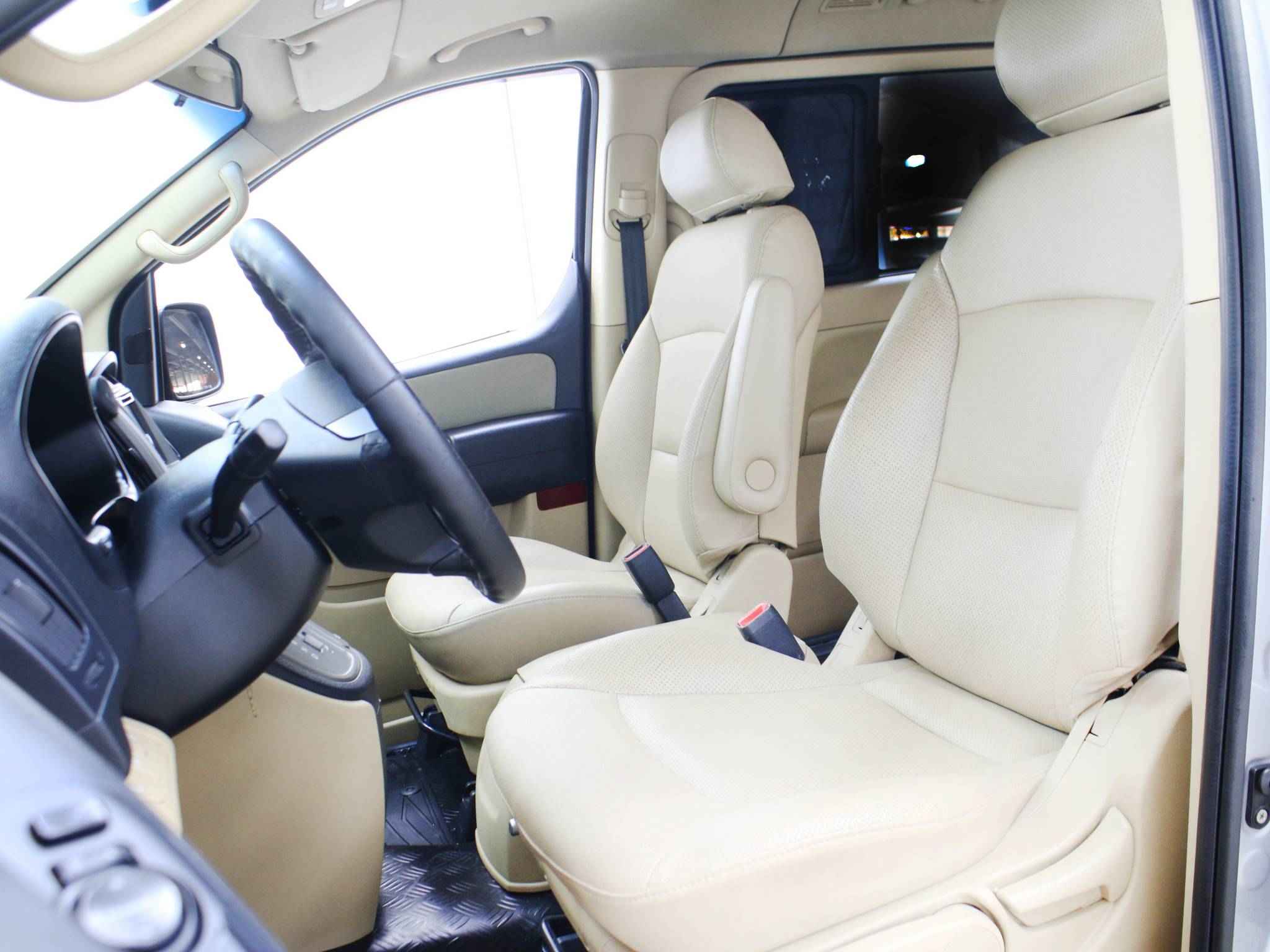 Hyundai Grand Starex, I