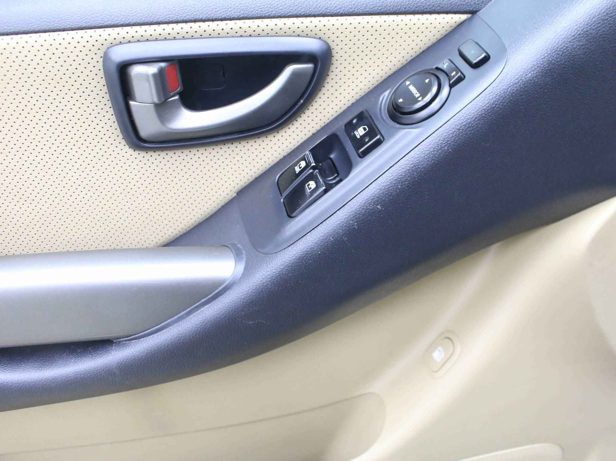 Hyundai Grand Starex, I