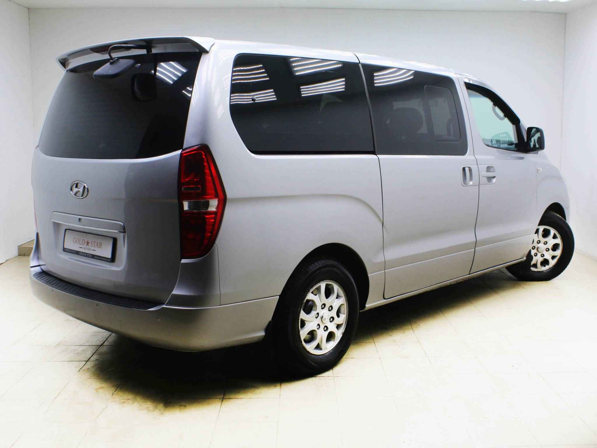 Hyundai Grand Starex, I