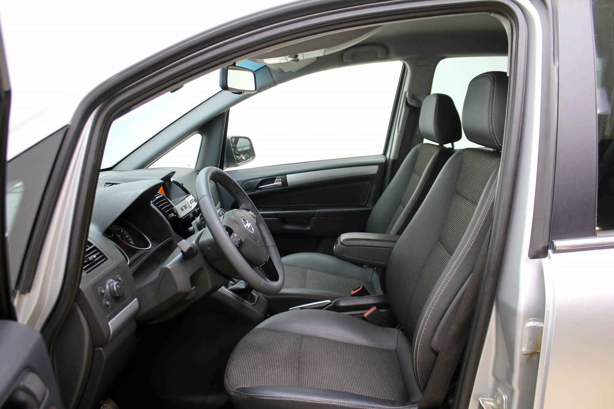 Opel Zafira, B Рестайлинг