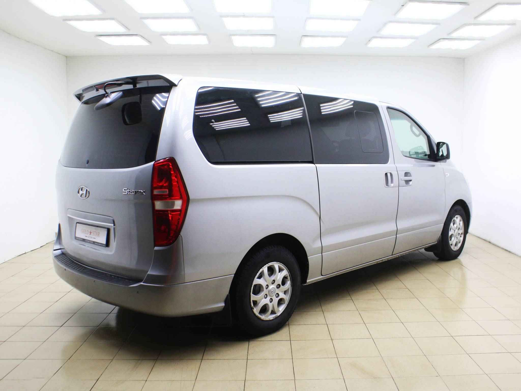 Hyundai Grand Starex, I