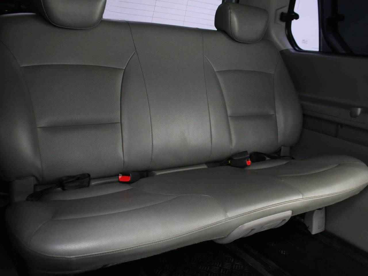 Hyundai Grand Starex, I