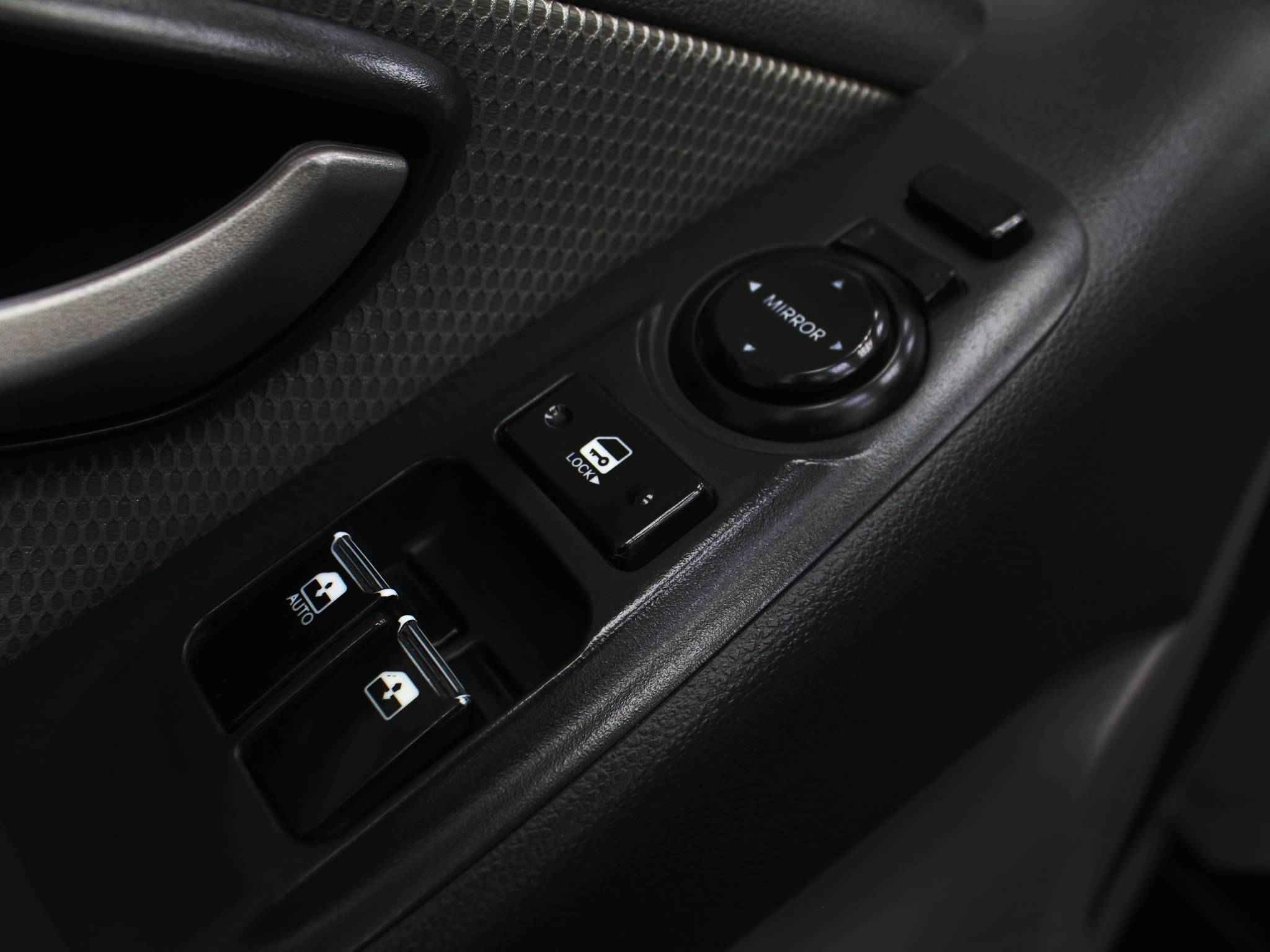 Hyundai Grand Starex, I