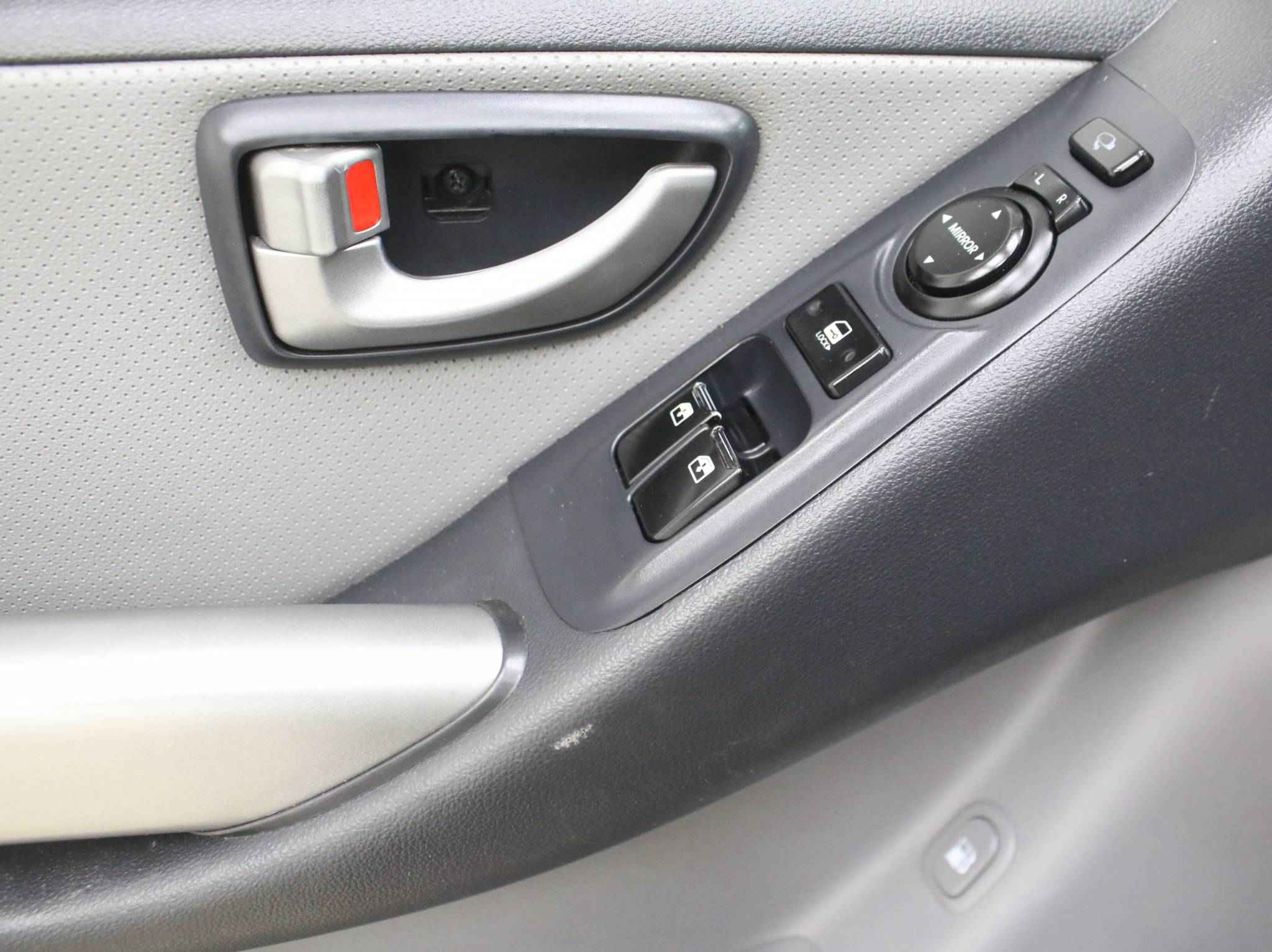 Hyundai Grand Starex, I