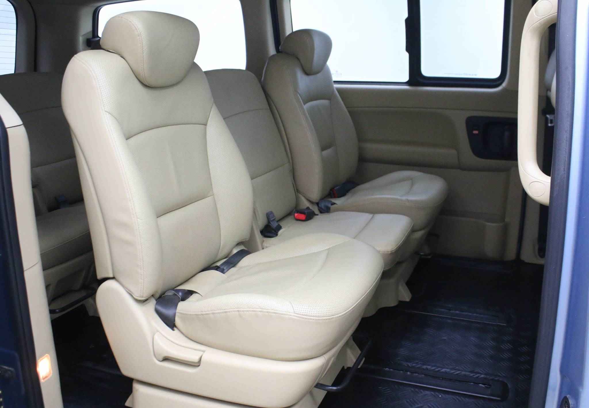 Hyundai Grand Starex, I