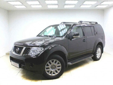 Nissan Pathfinder, III