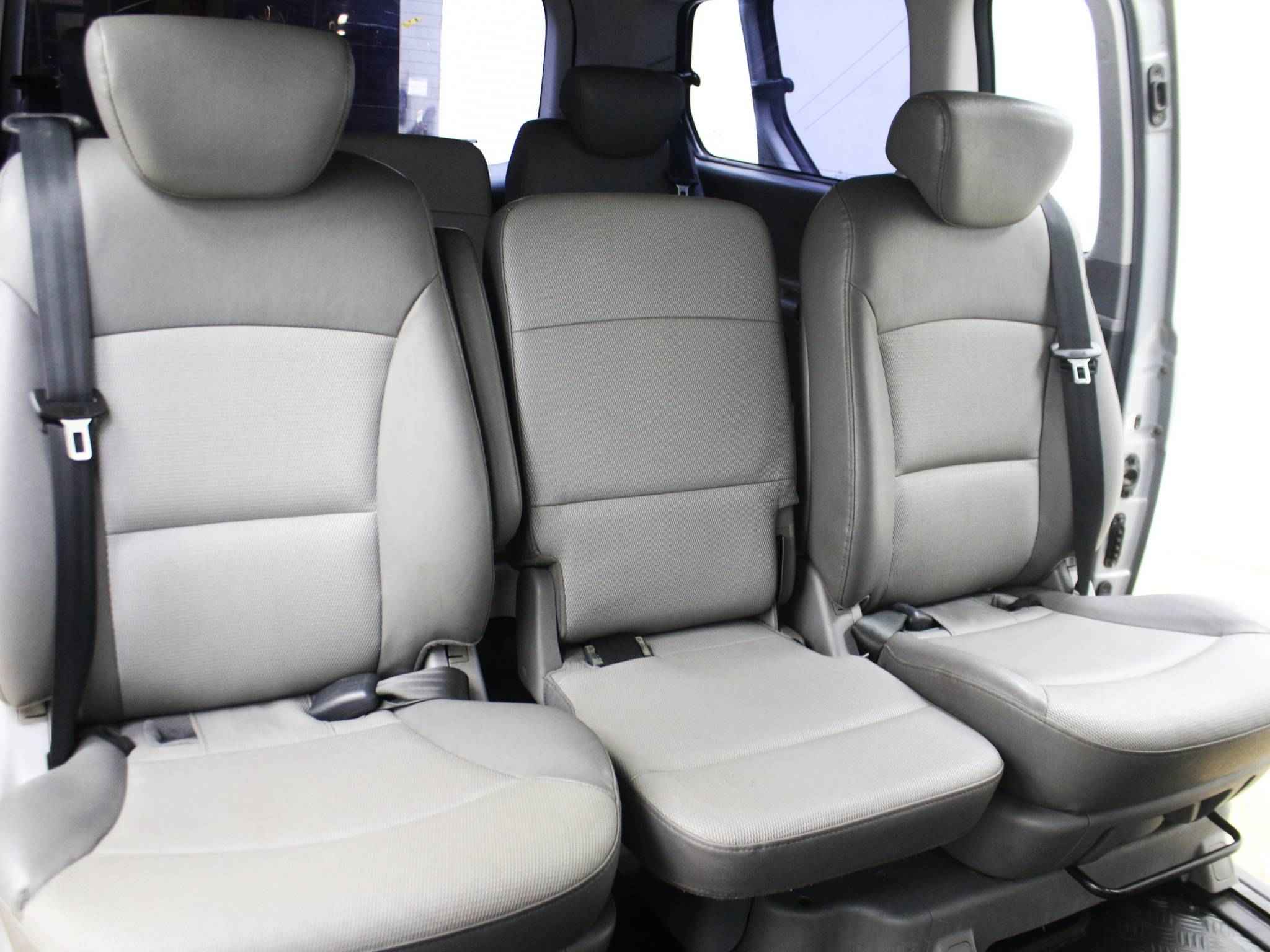 Hyundai Grand Starex, I