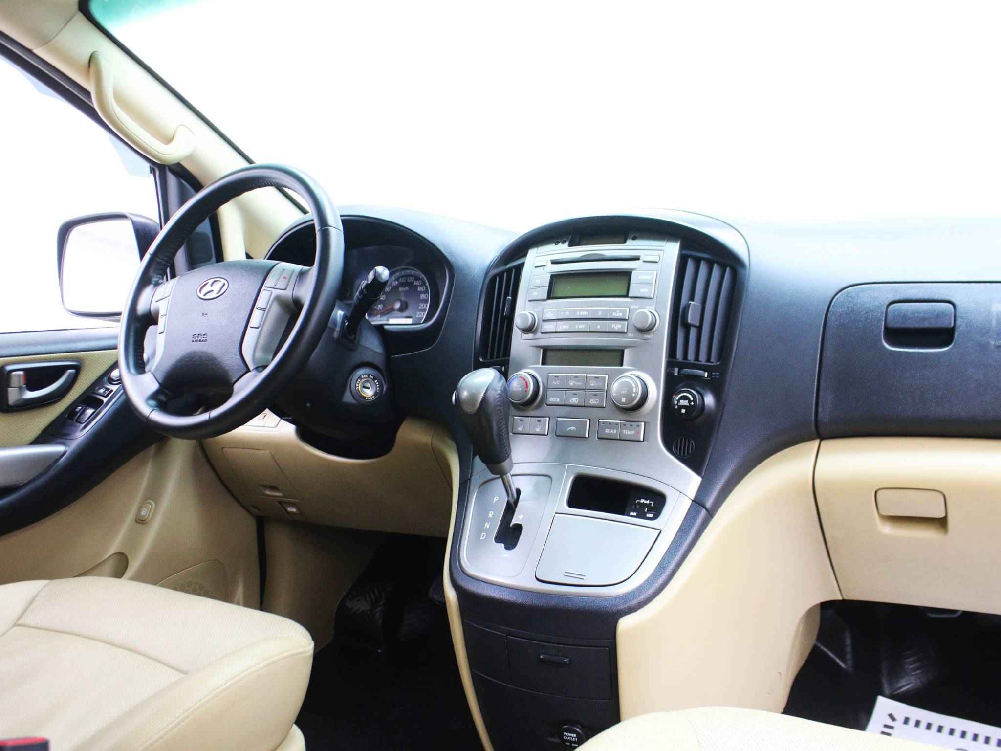 Hyundai Grand Starex, I