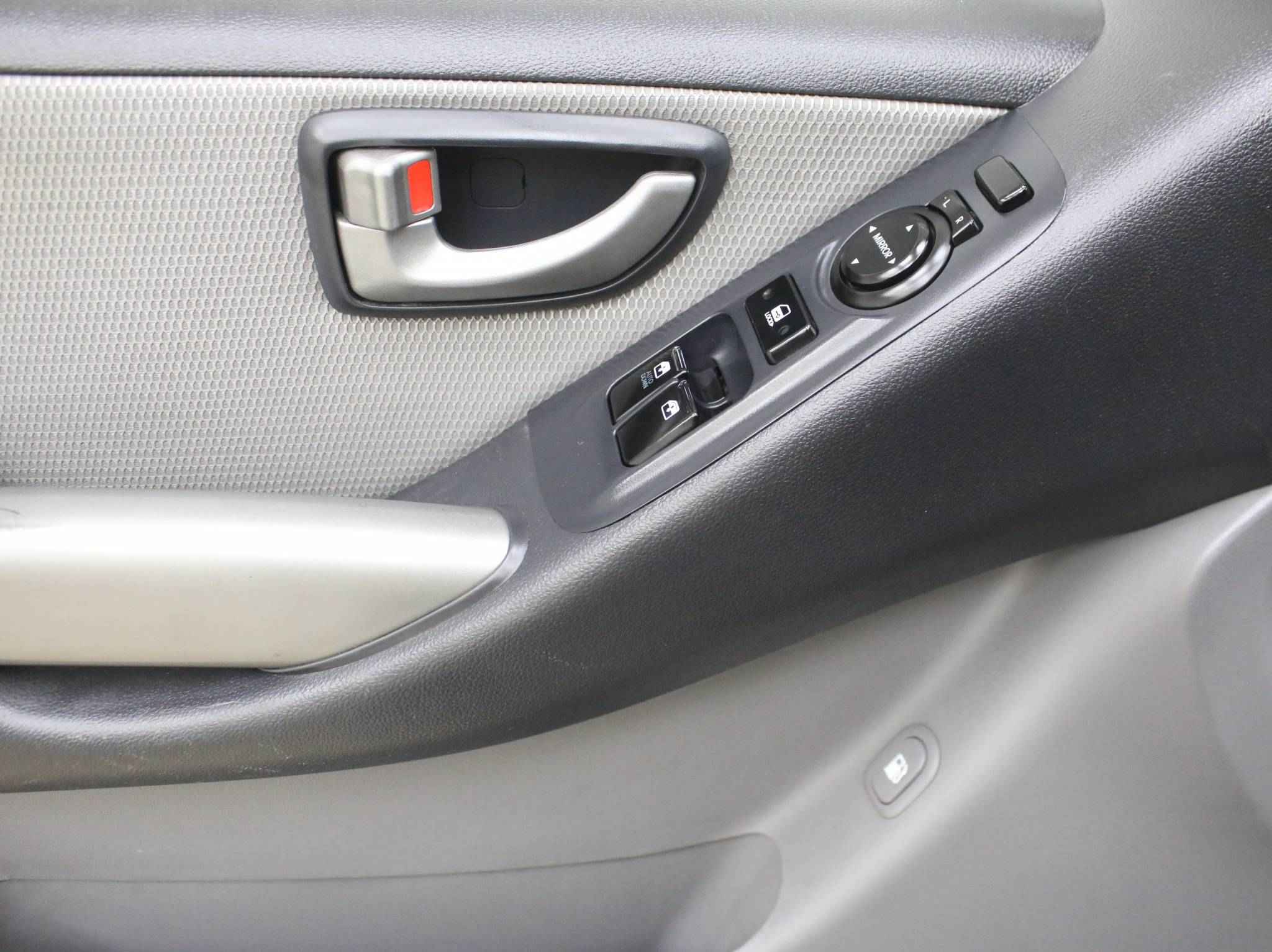 Hyundai Grand Starex, I