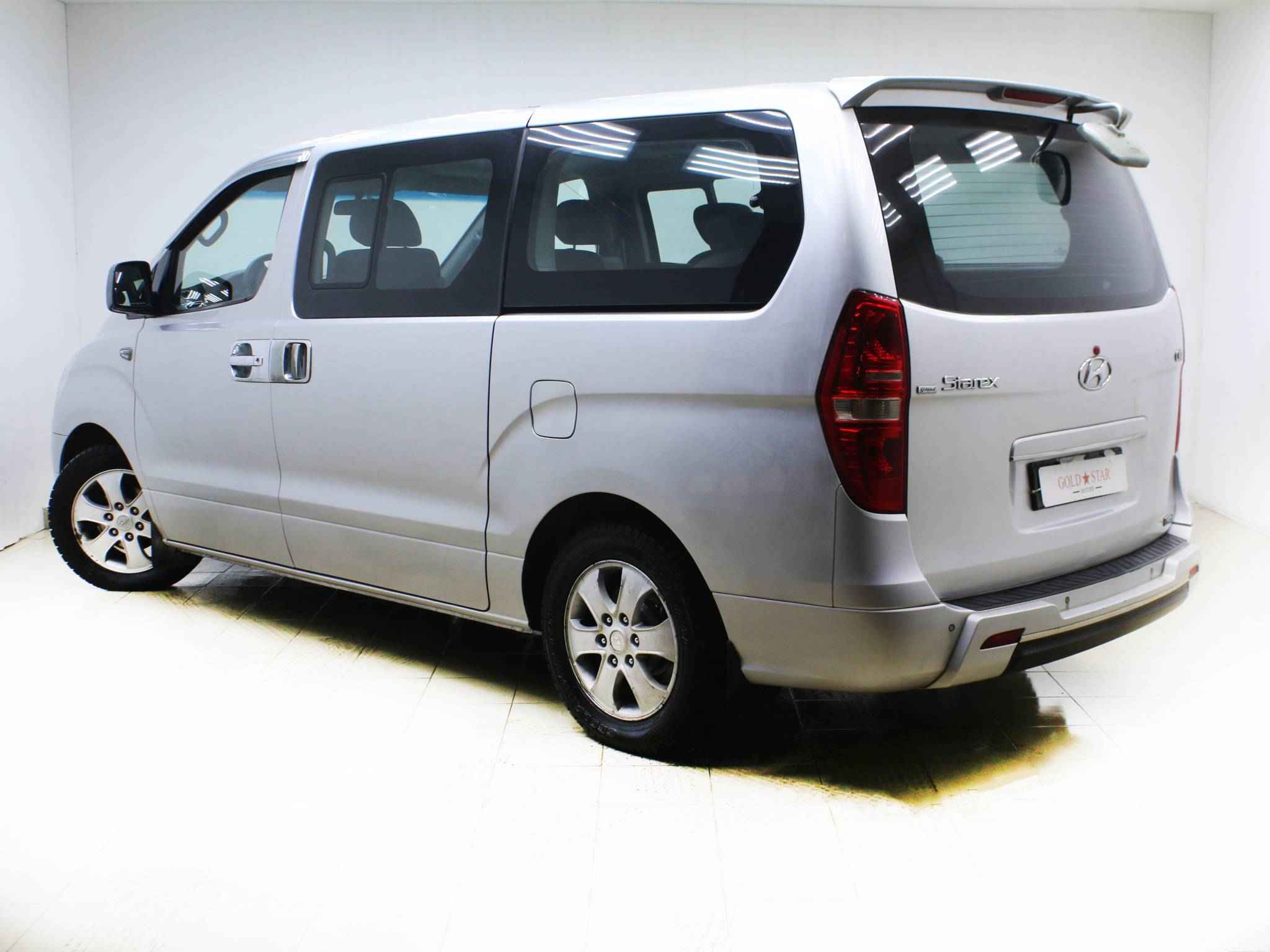Hyundai Grand Starex, I