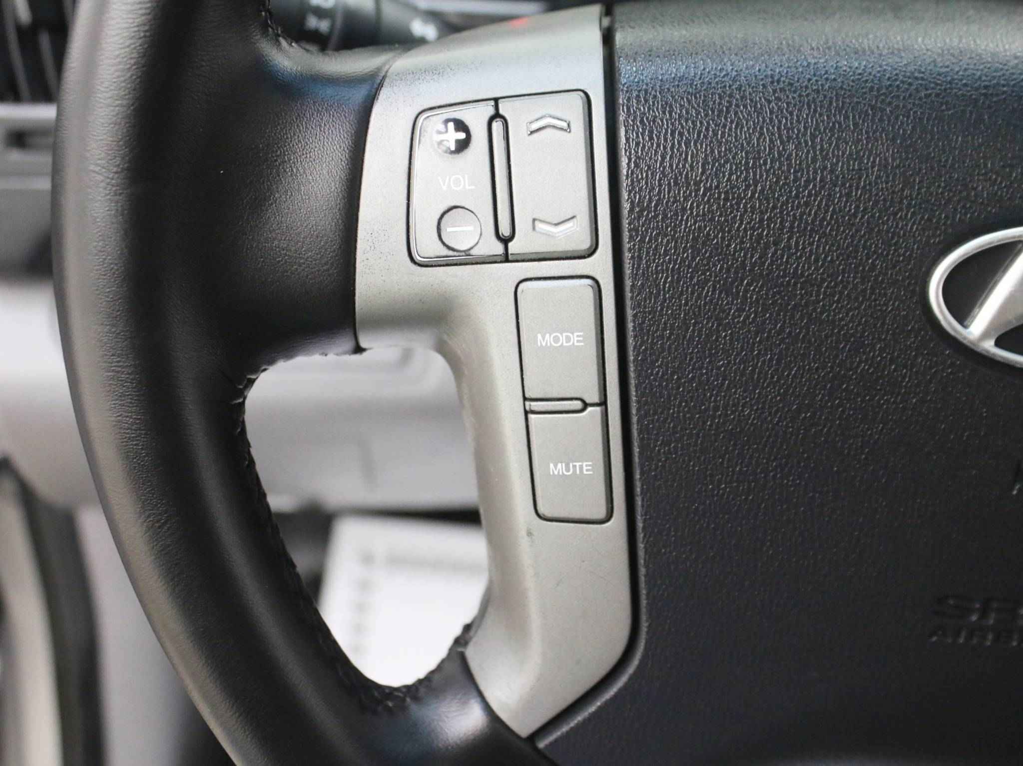 Hyundai Grand Starex, I