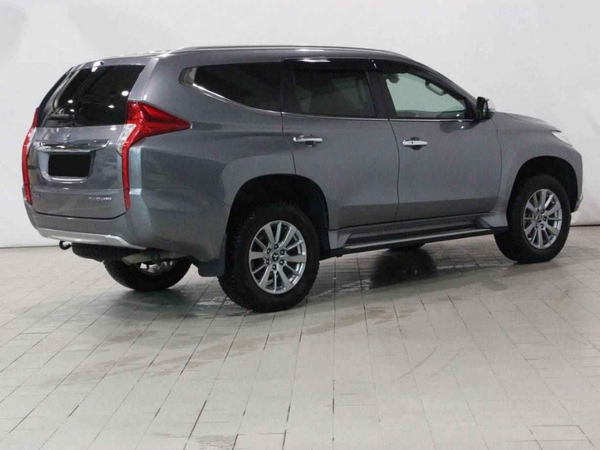 Mitsubishi Pajero Sport, III