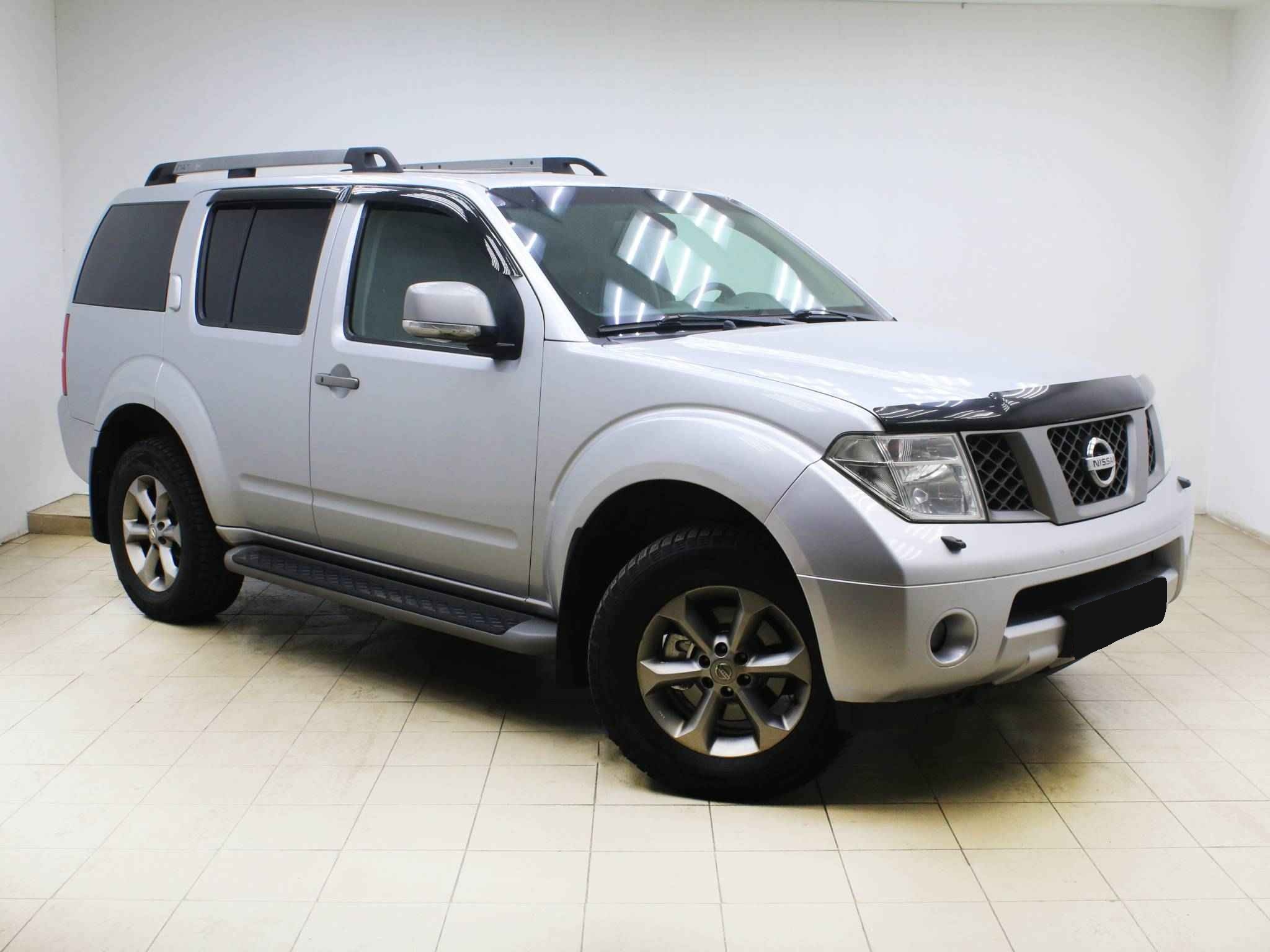 Nissan Pathfinder, III