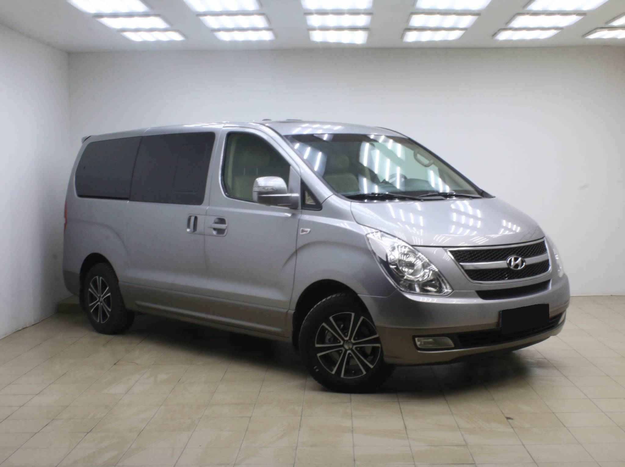 Hyundai Grand Starex, I