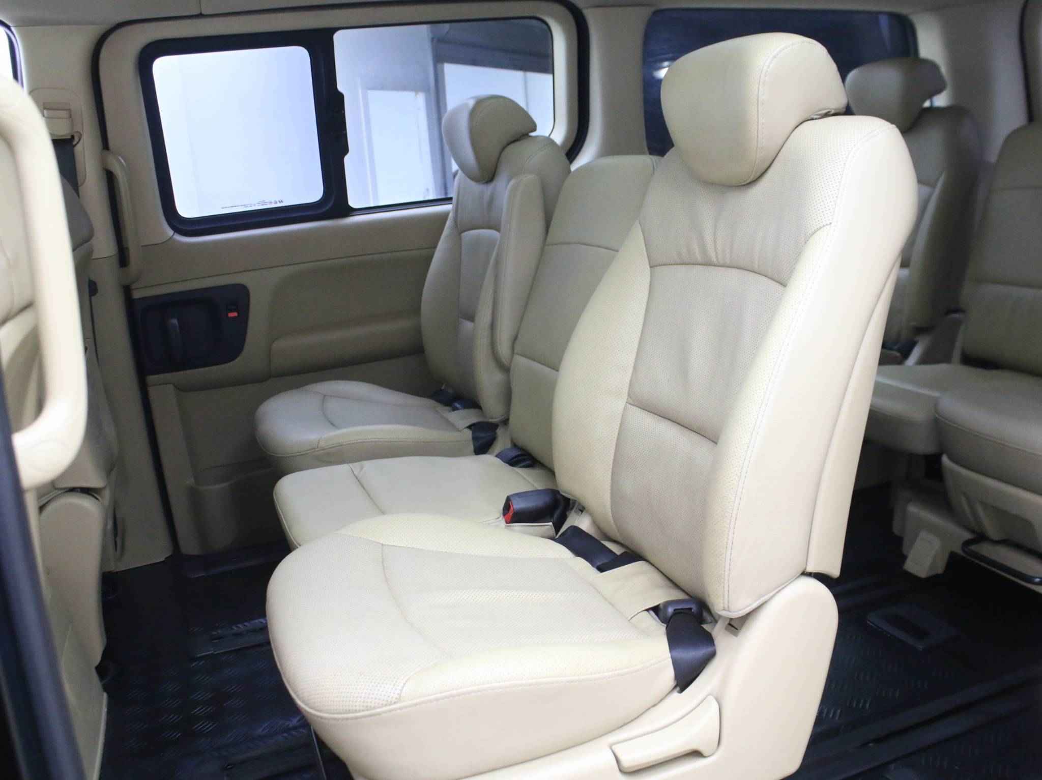 Hyundai Grand Starex, I