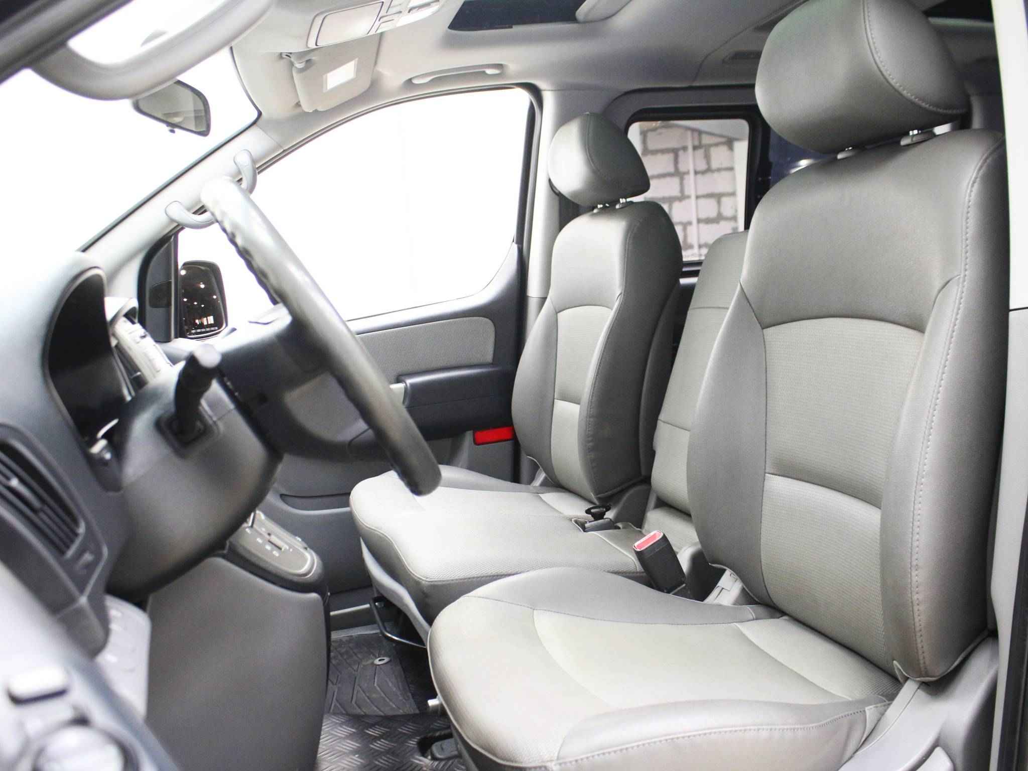 Hyundai Grand Starex, I