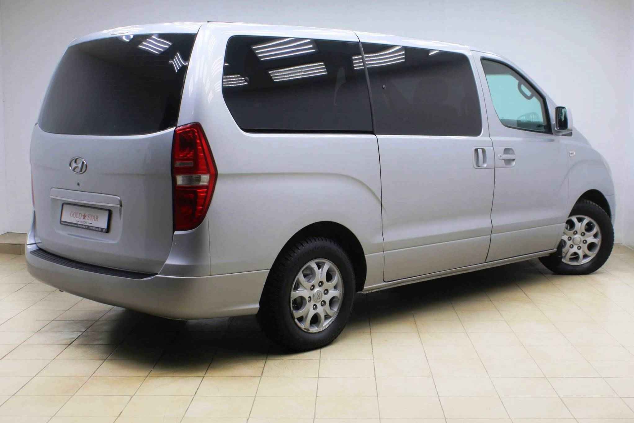 Hyundai Grand Starex, I