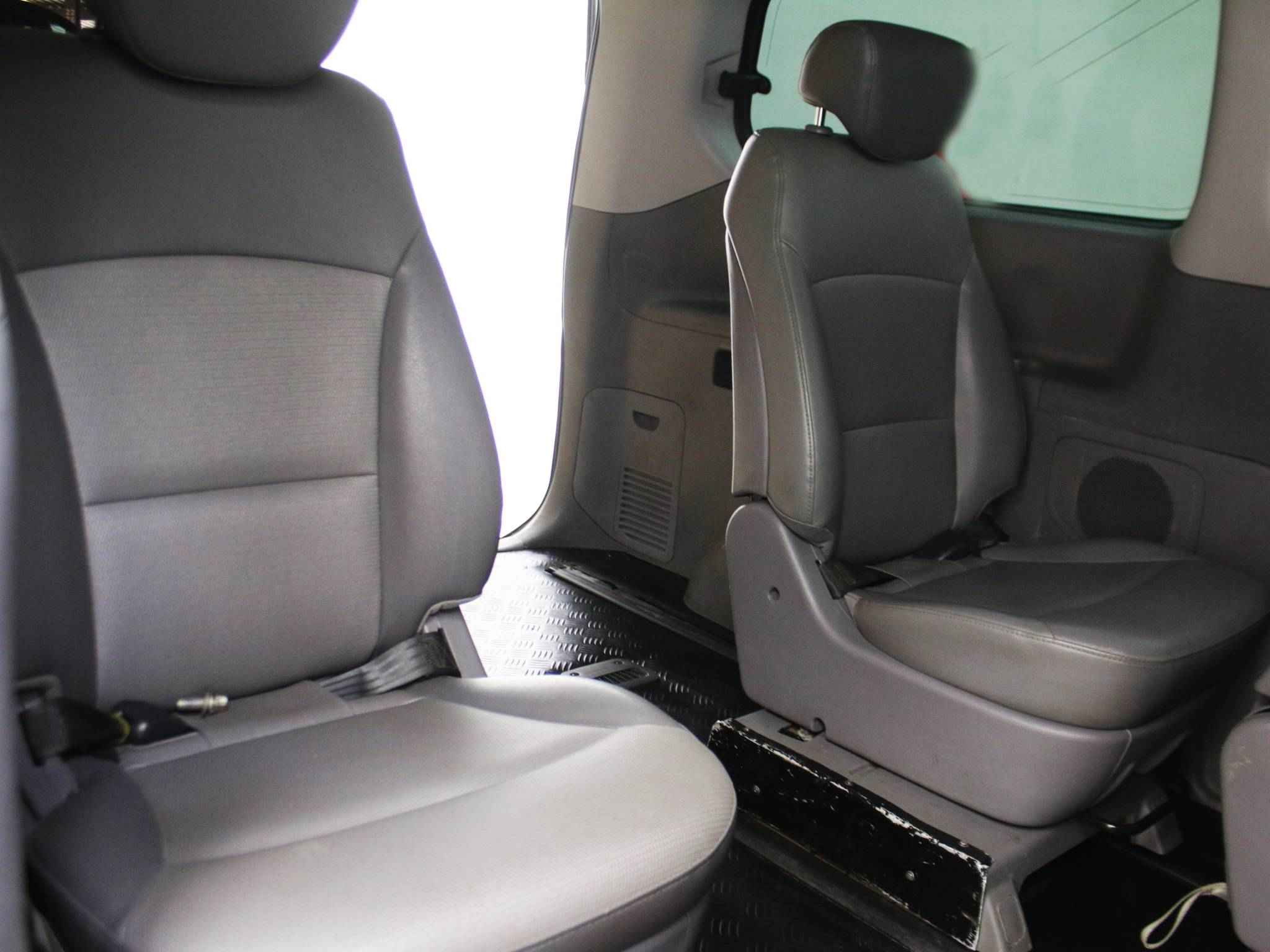 Hyundai Grand Starex, I