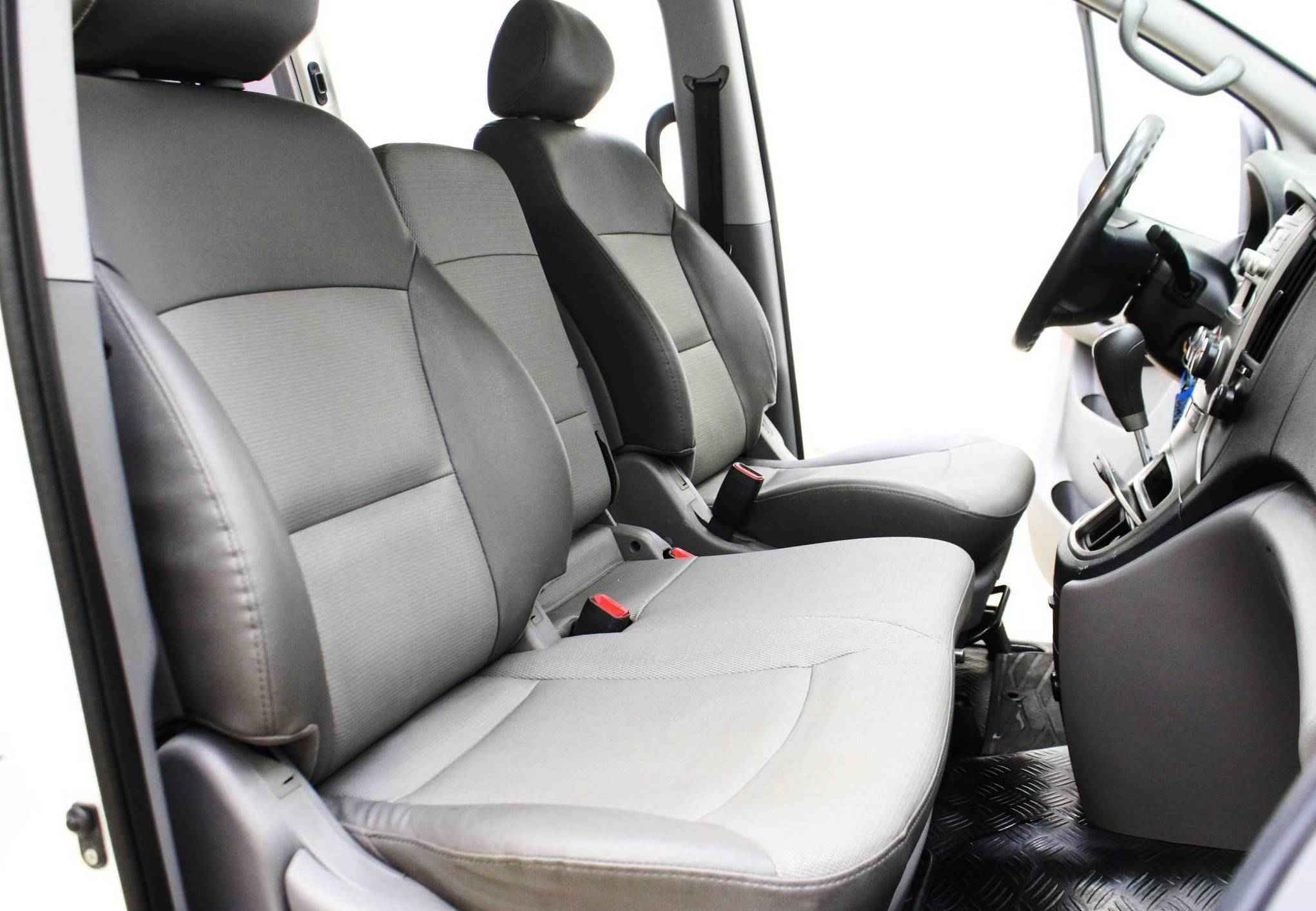 Hyundai Grand Starex, I