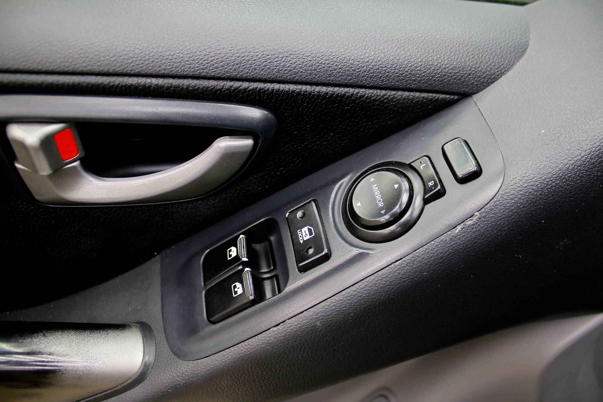 Hyundai Grand Starex, I