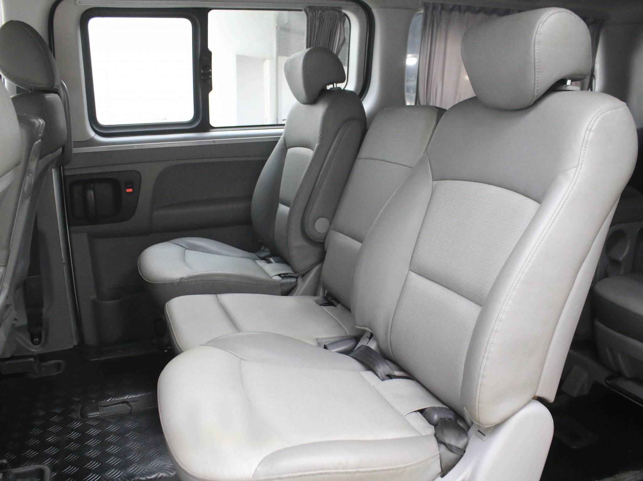 Hyundai Grand Starex, I