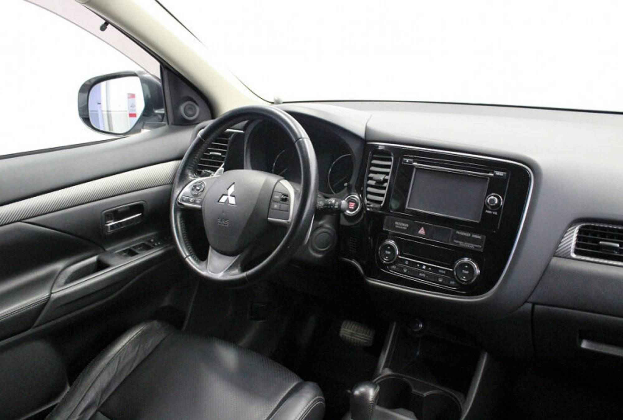 Mitsubishi Outlander, III