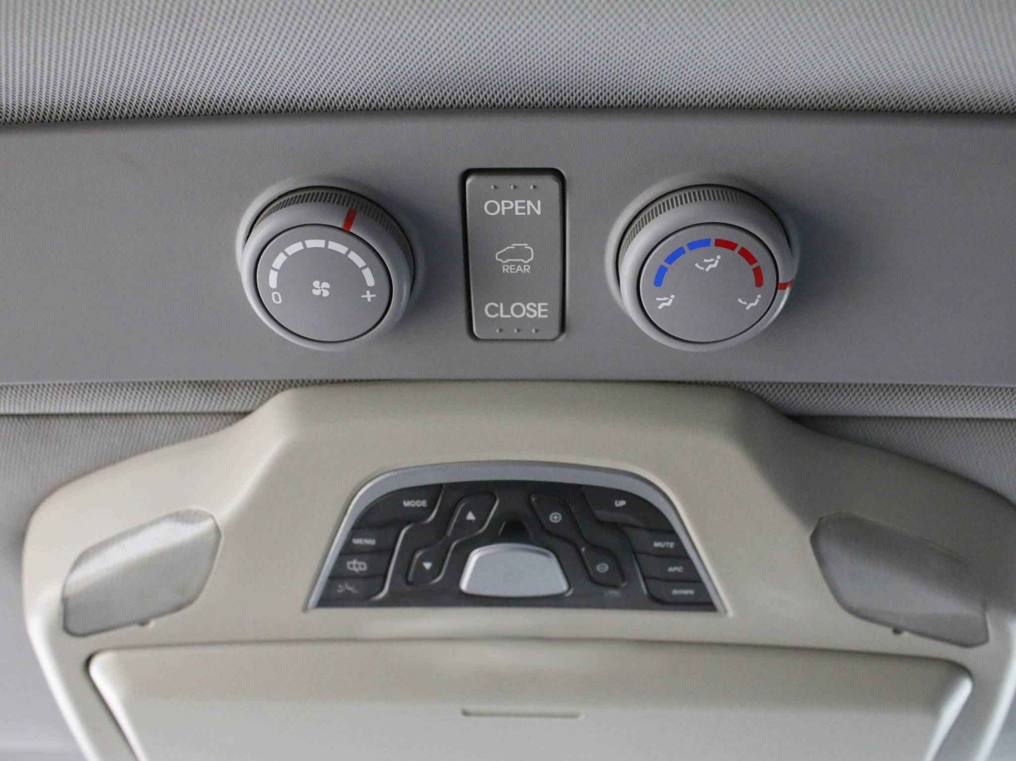 Hyundai Grand Starex, I