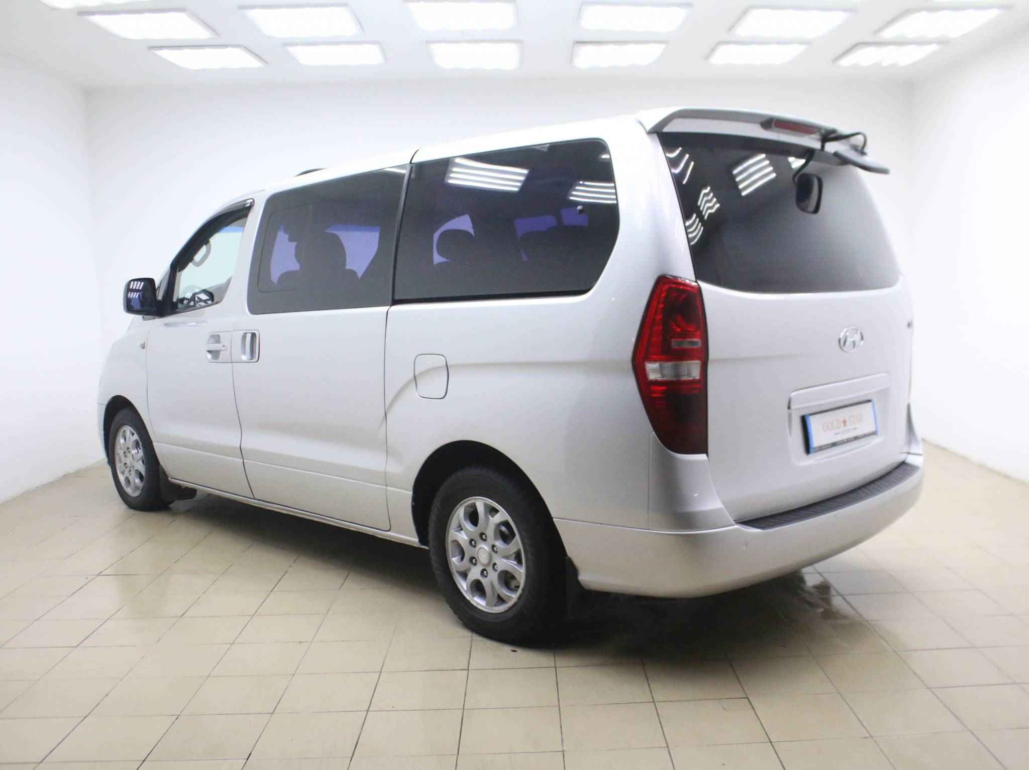 Hyundai Grand Starex, I