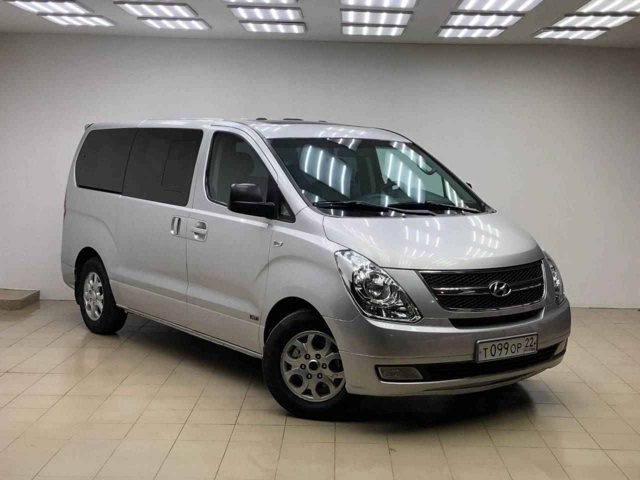 Hyundai Grand Starex, I