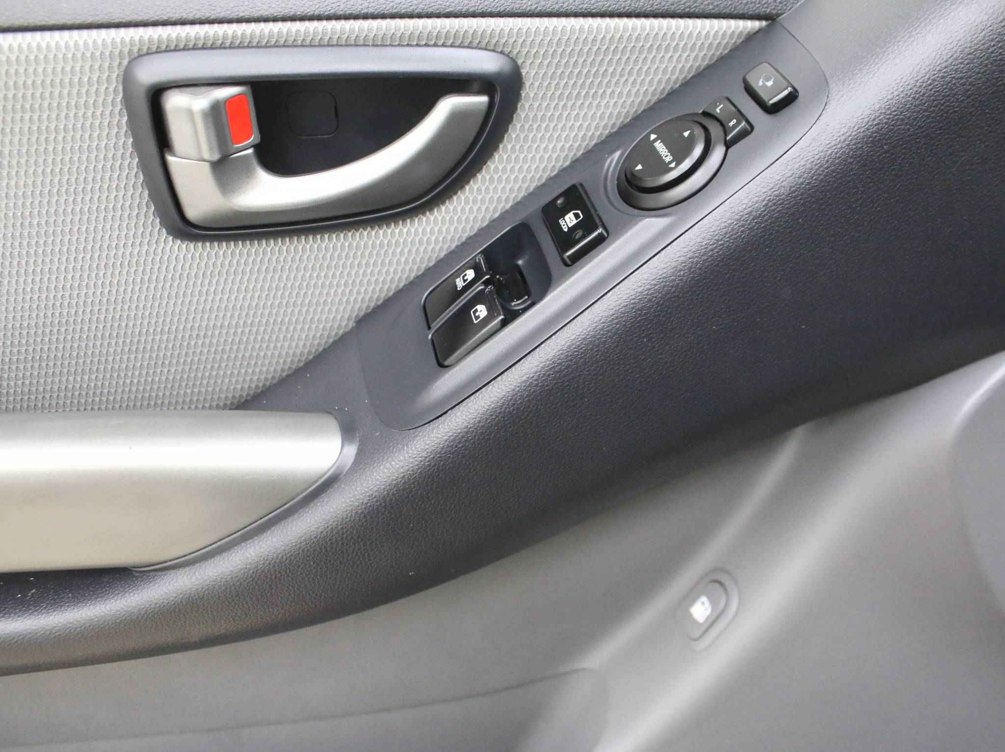 Hyundai Grand Starex, I