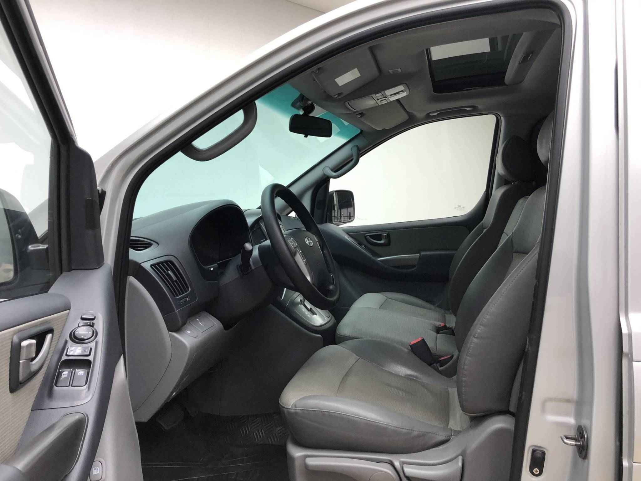 Hyundai Grand Starex, I