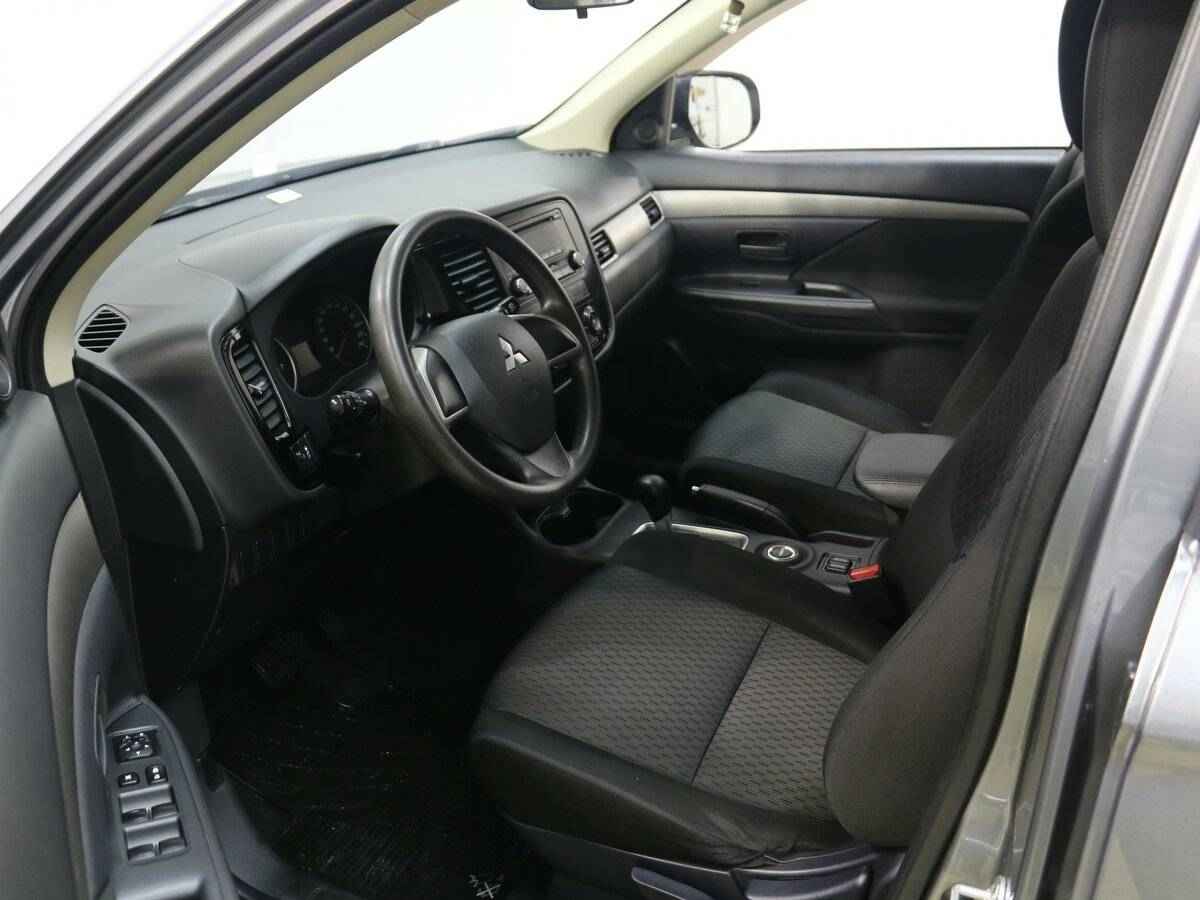 Mitsubishi Outlander, III