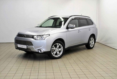 Mitsubishi Outlander, III