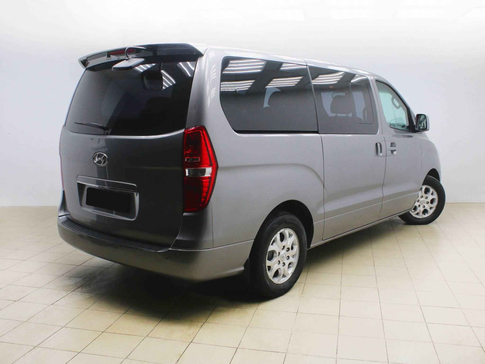 Hyundai Grand Starex, I
