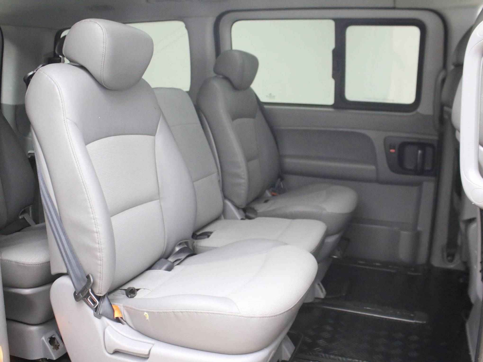 Hyundai Grand Starex, I