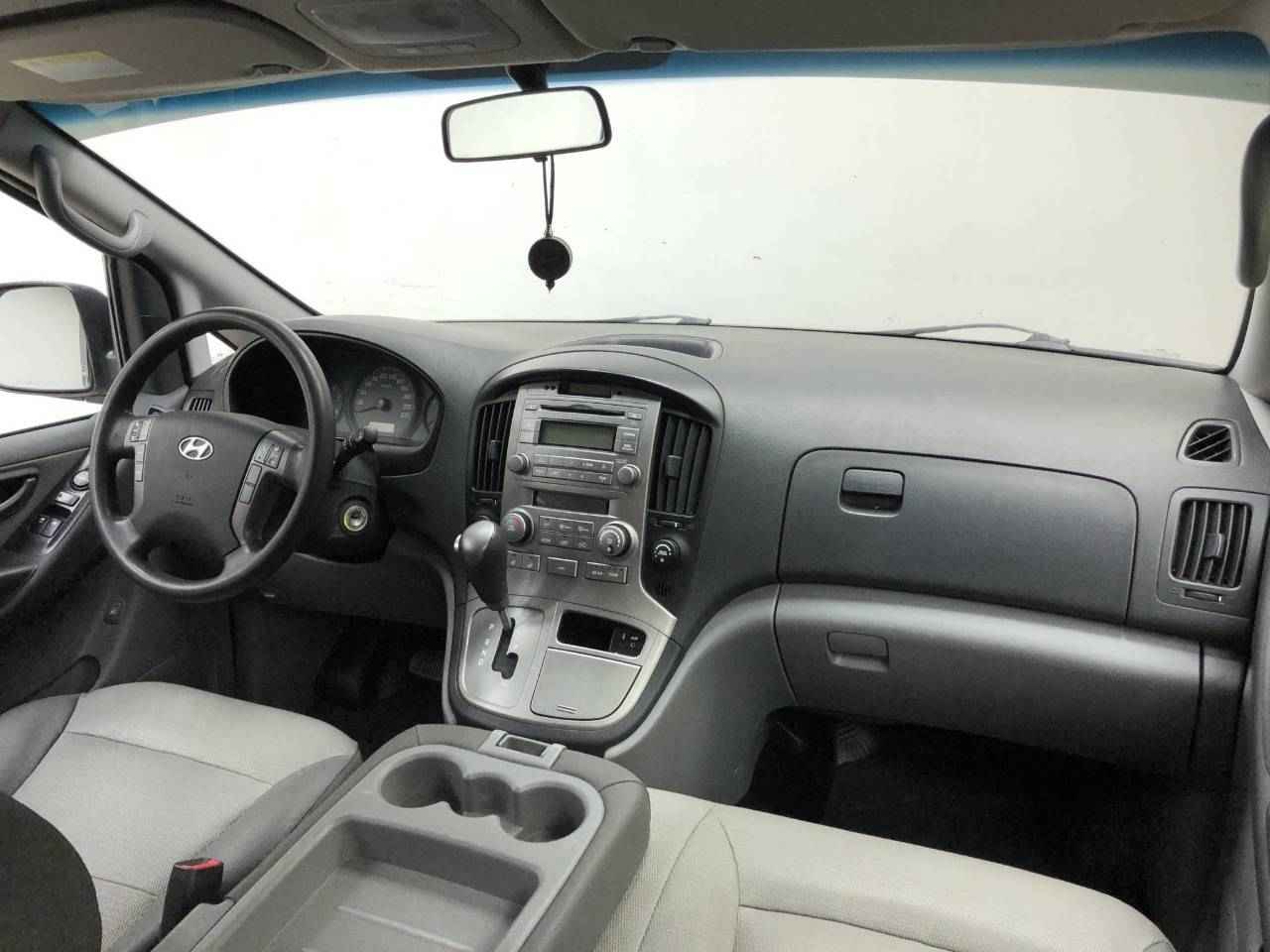 Hyundai Grand Starex, I