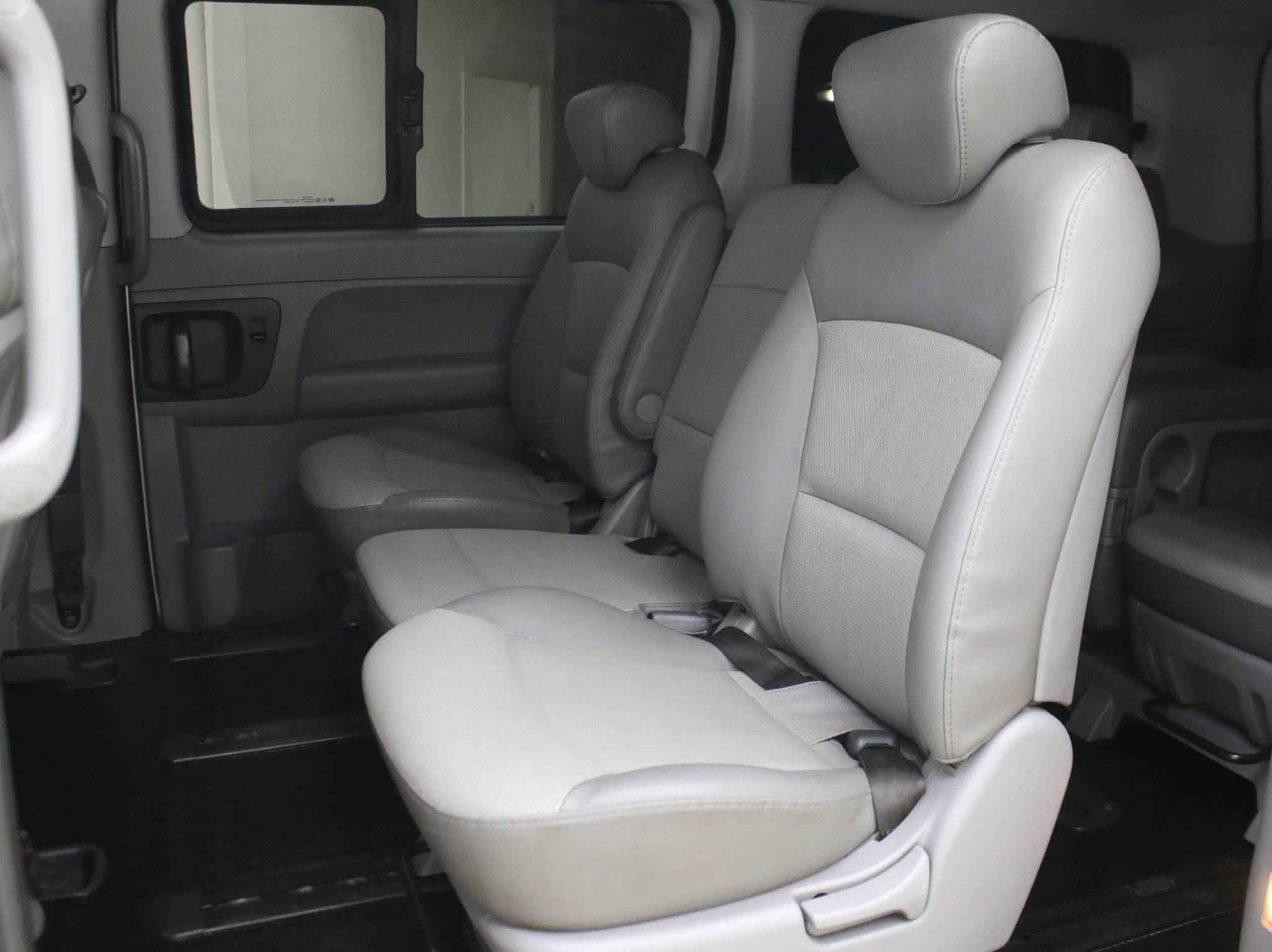 Hyundai Grand Starex, I