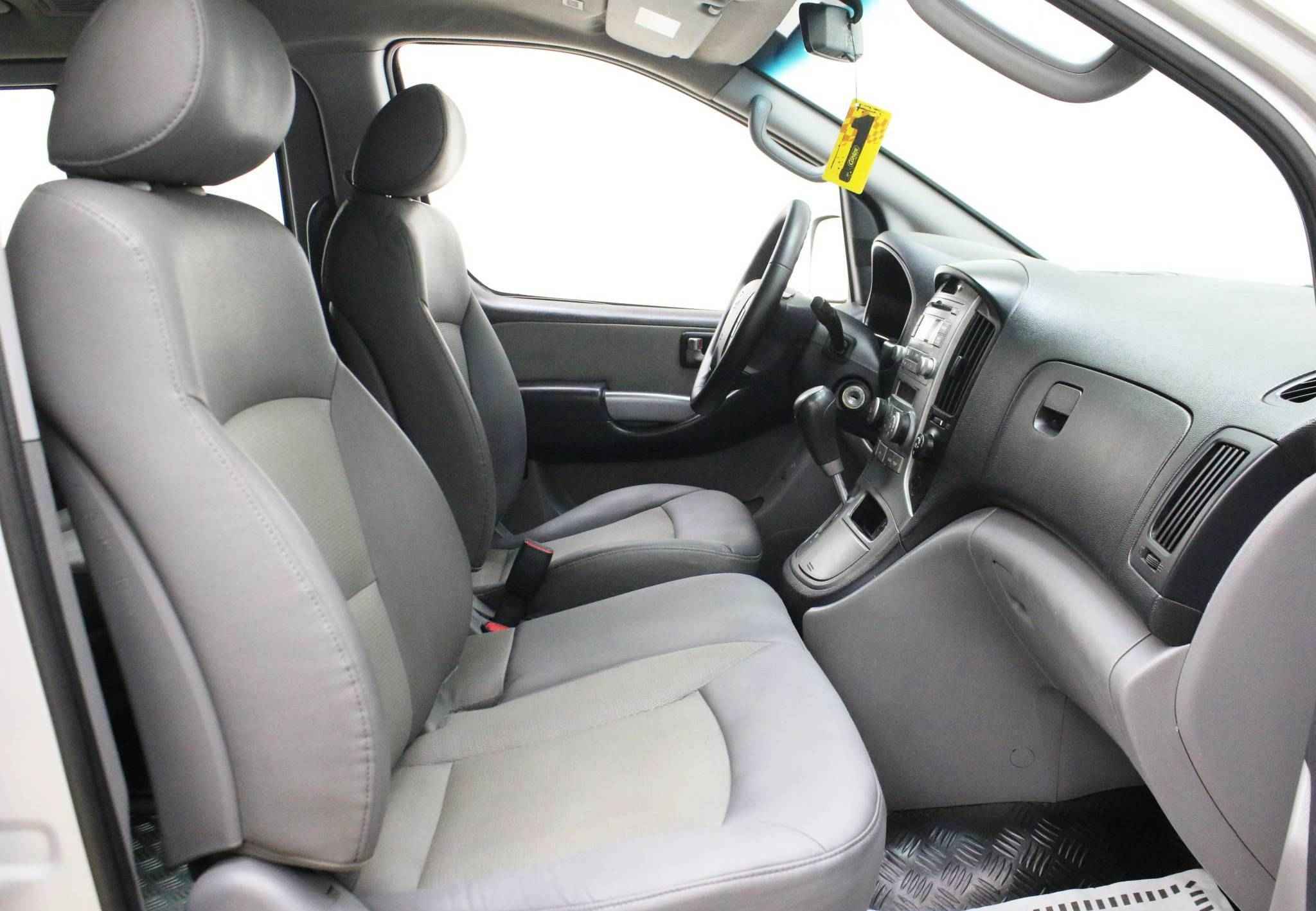 Hyundai Grand Starex, I