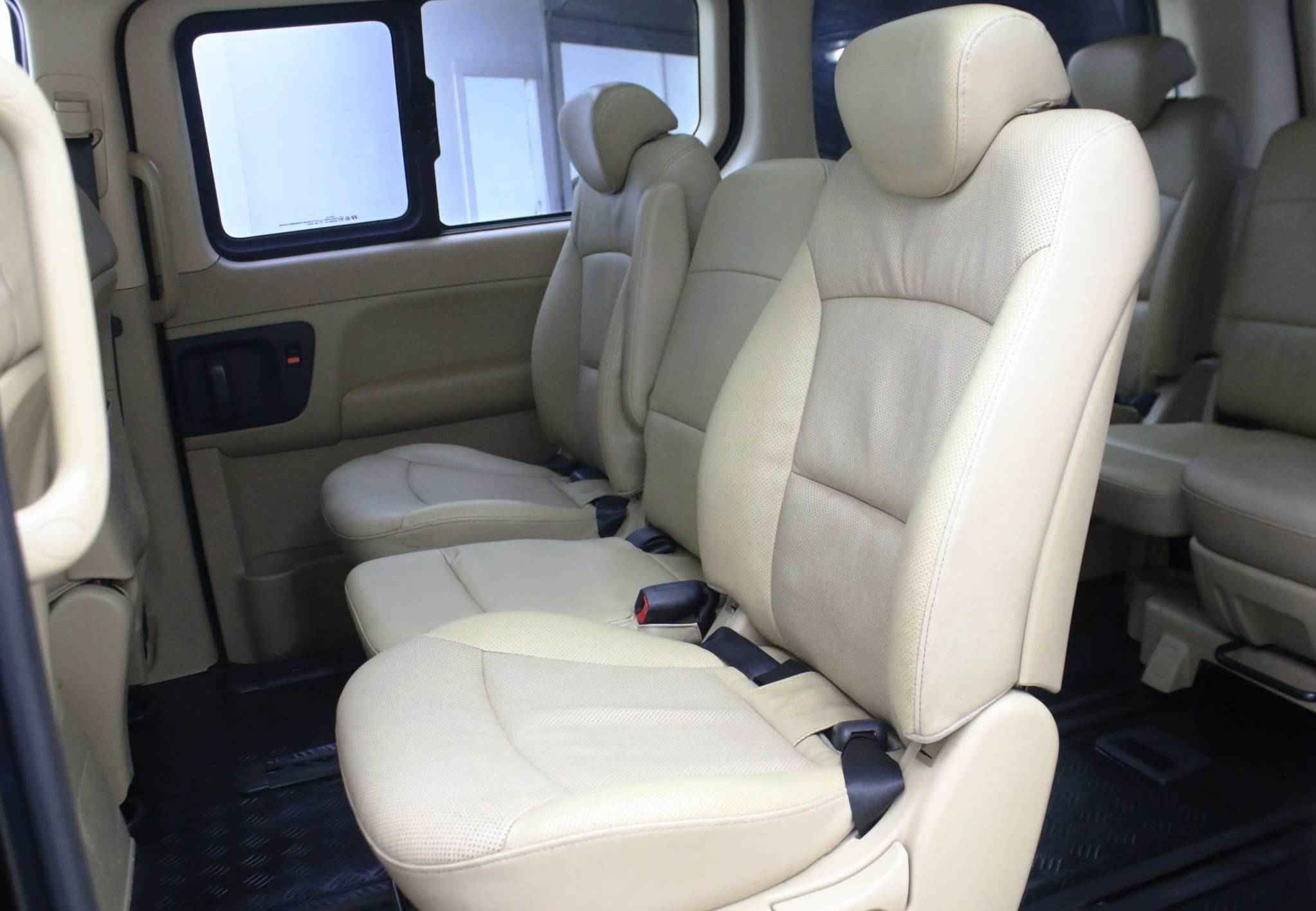 Hyundai Grand Starex, I