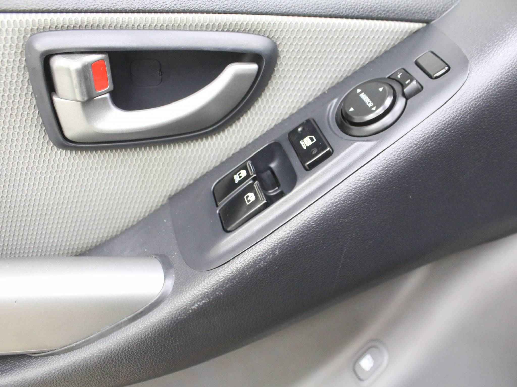 Hyundai Grand Starex, I