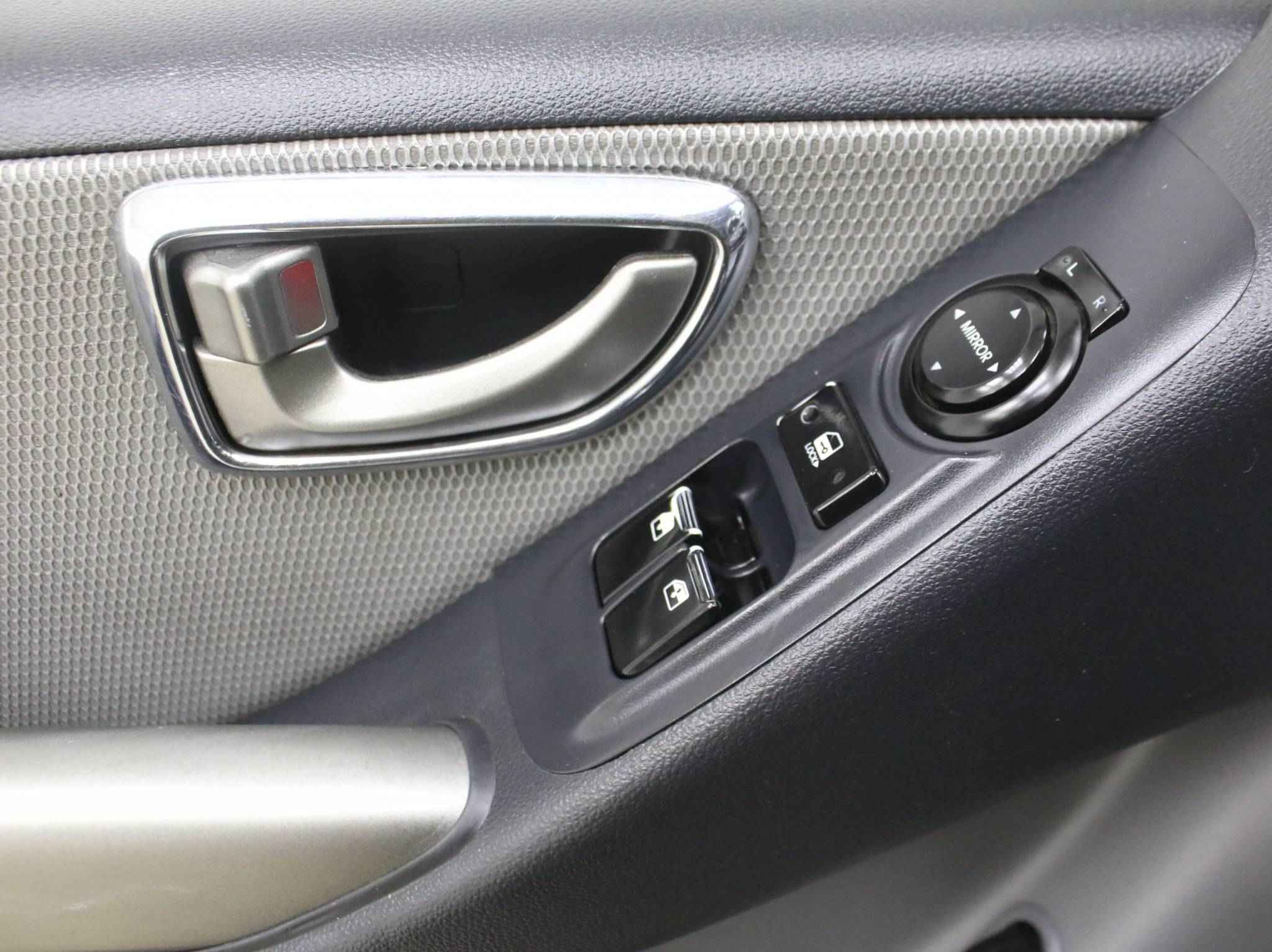 Hyundai Grand Starex, I