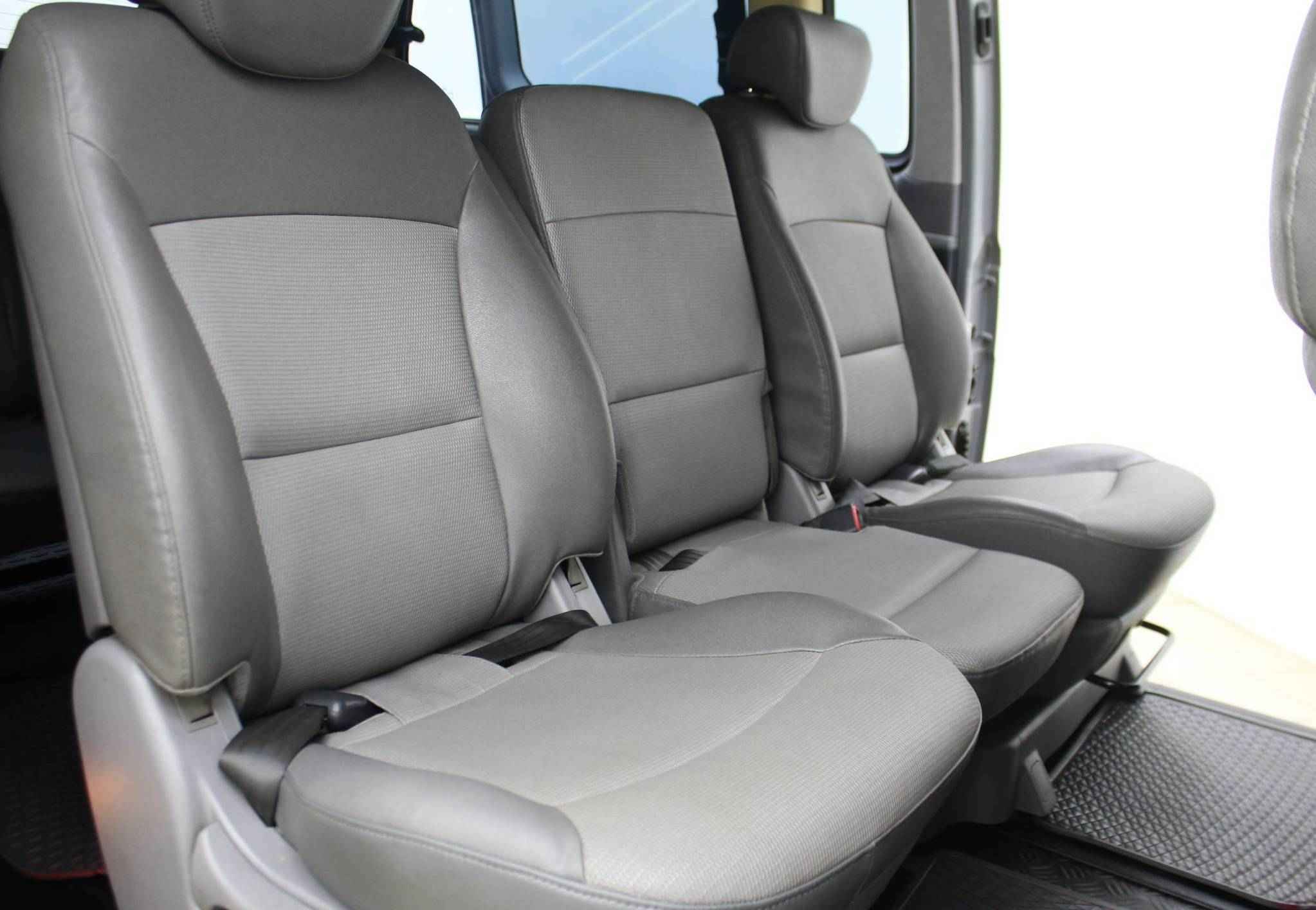 Hyundai Grand Starex, I