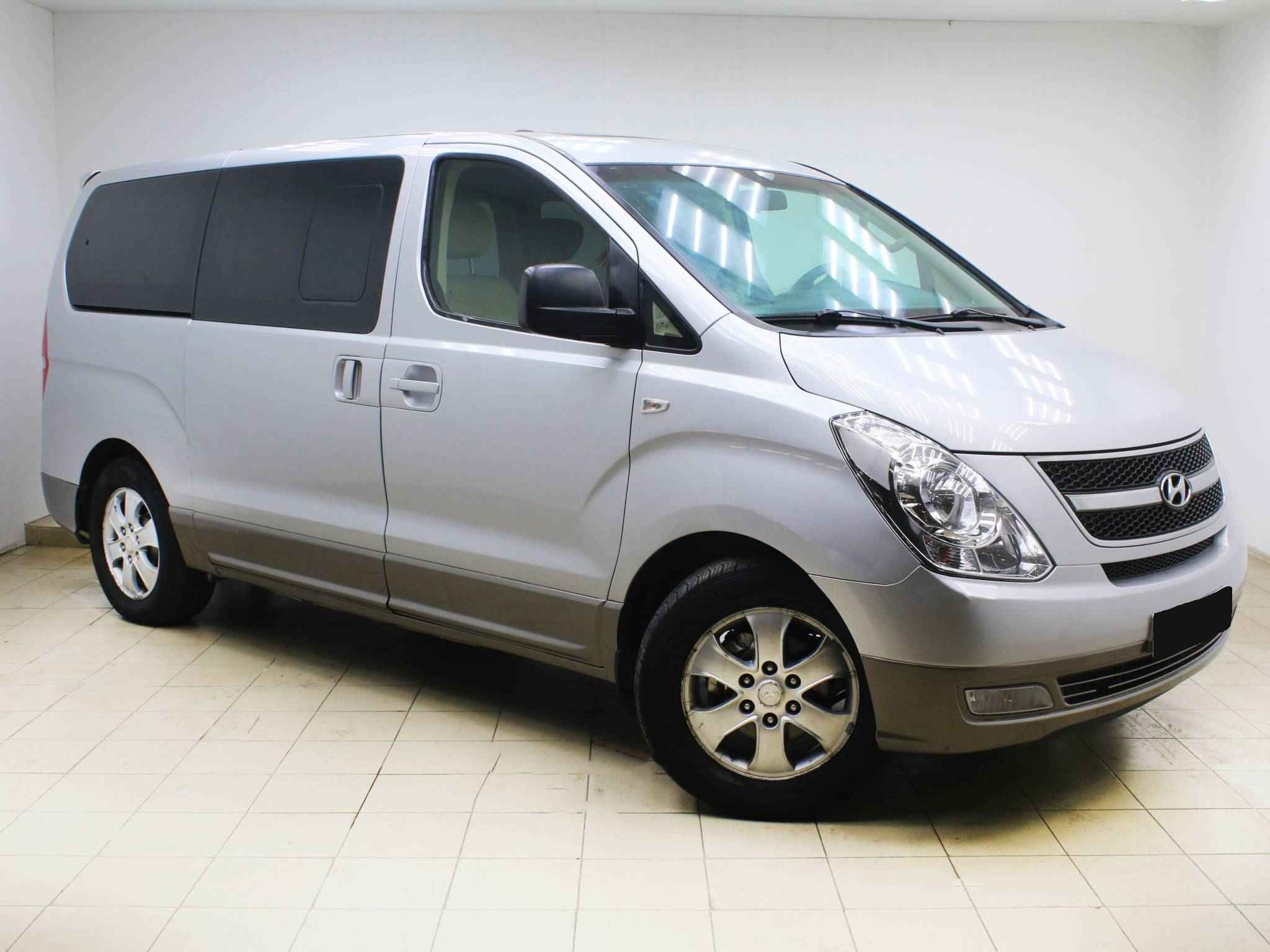 Hyundai Grand Starex, I