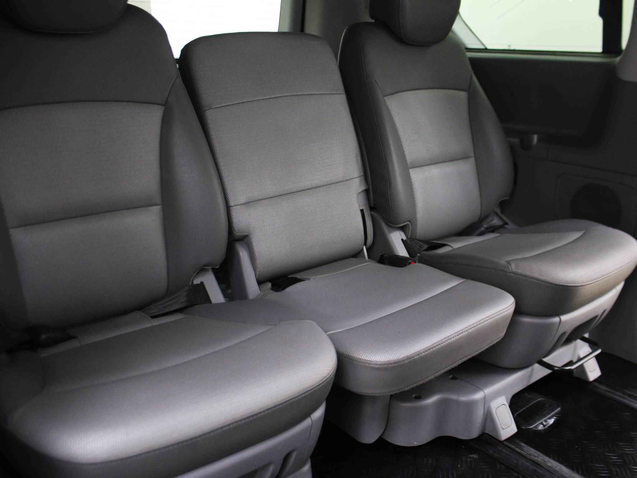 Hyundai Grand Starex, I