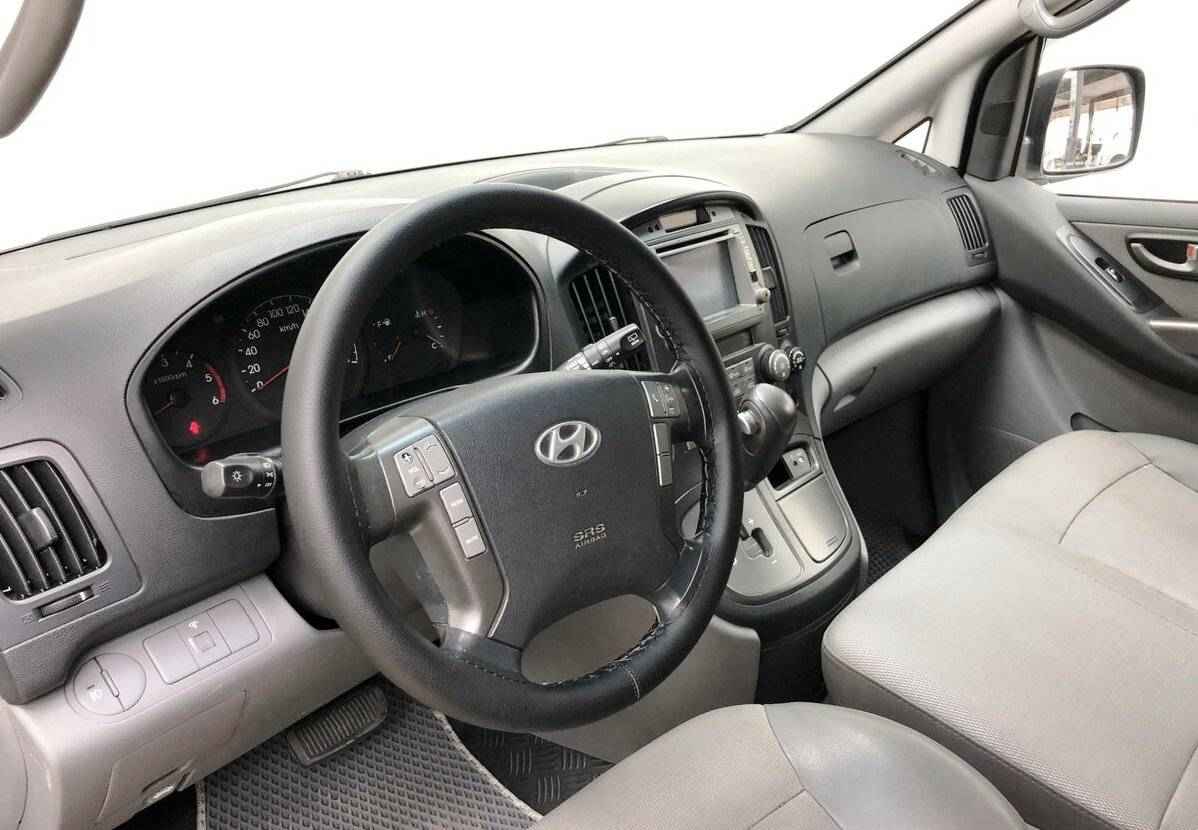 Hyundai Grand Starex, I