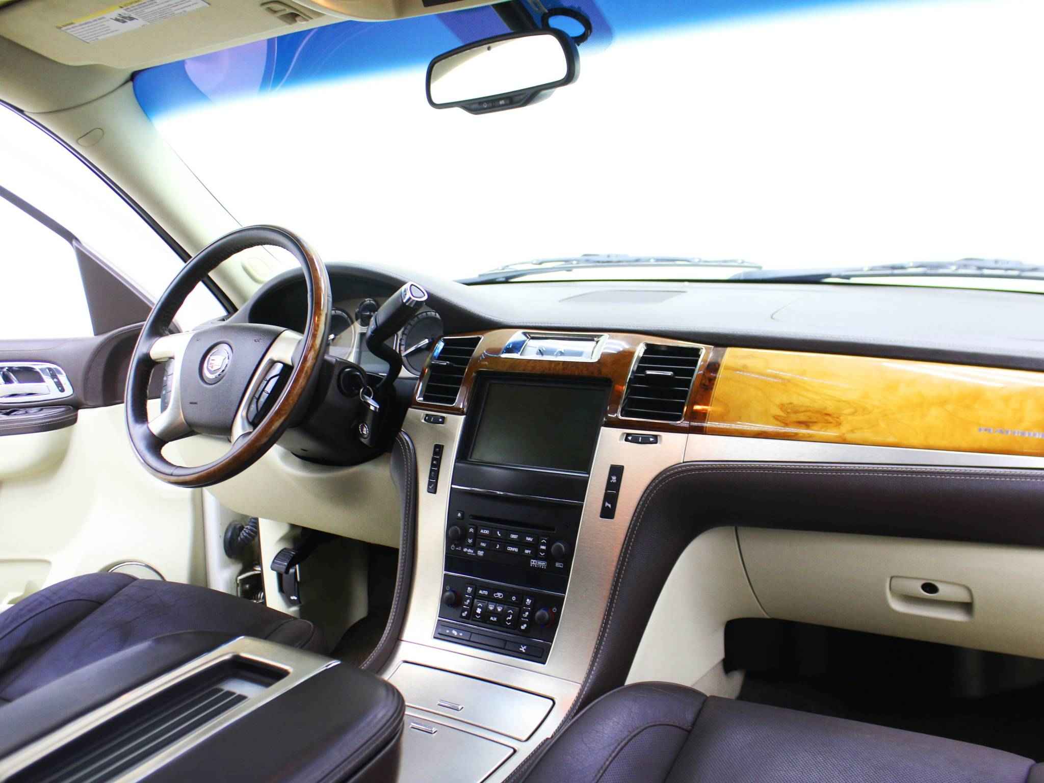 Cadillac Escalade, III